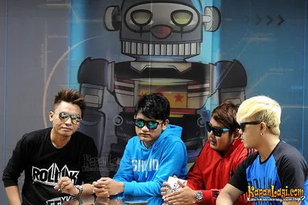 Foto ST12