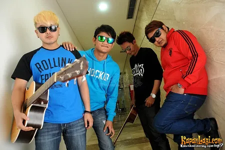 Foto ST12