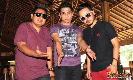 Foto ST12