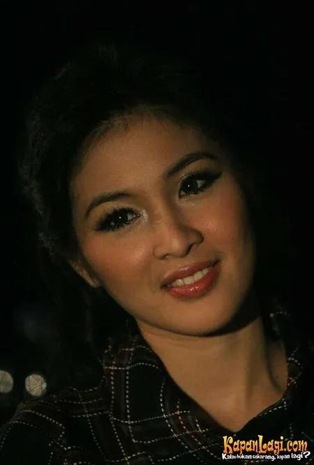 Foto Sandra Dewi