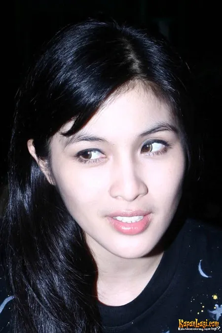 Foto Sandra Dewi