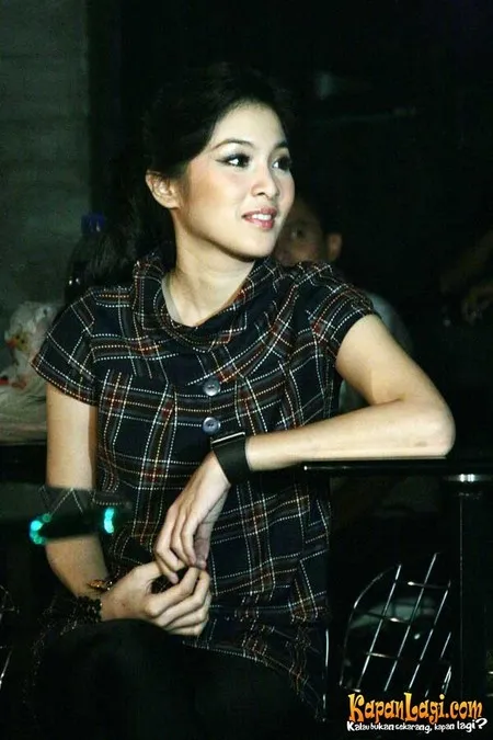Foto Sandra Dewi
