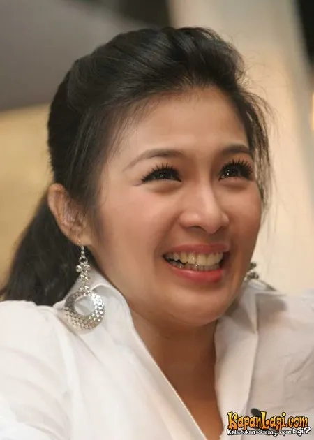 Foto Sandra Dewi