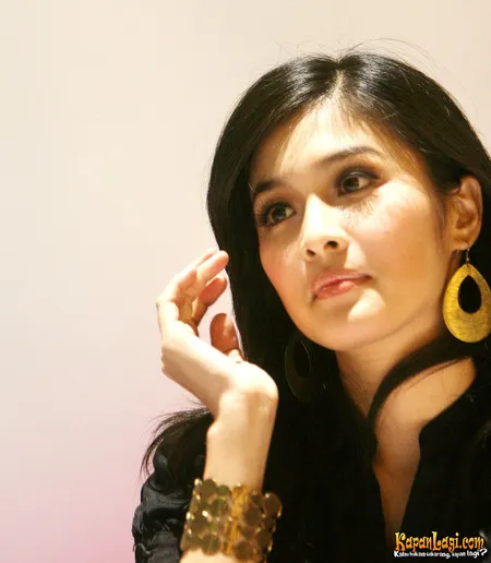 Foto Sandra Dewi