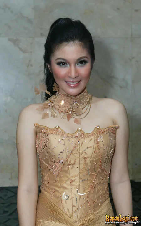 Foto Sandra Dewi