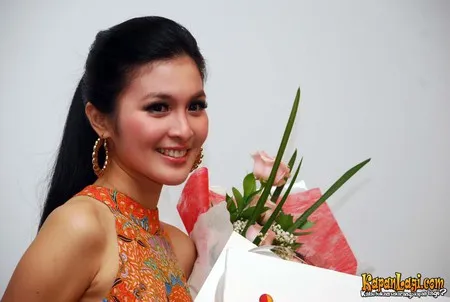 Foto Sandra Dewi
