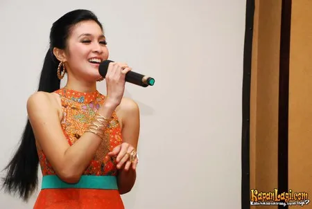 Foto Sandra Dewi