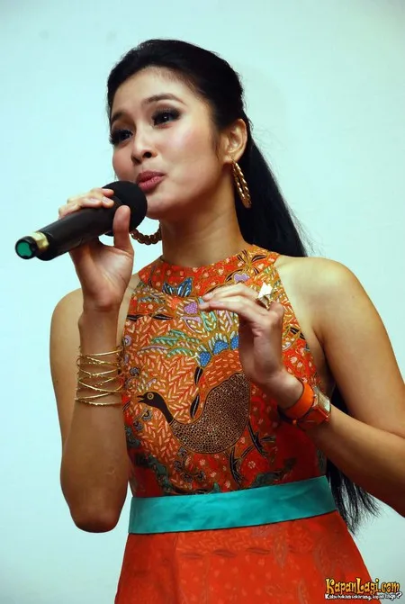 Foto Sandra Dewi