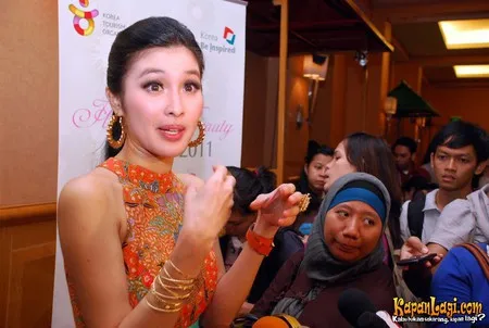 Foto Sandra Dewi