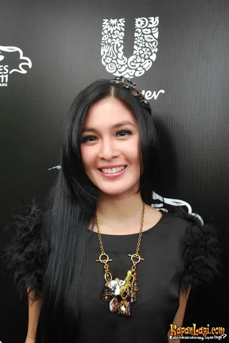 Foto Sandra Dewi