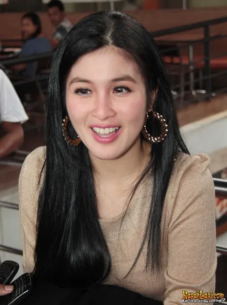 Foto Sandra Dewi