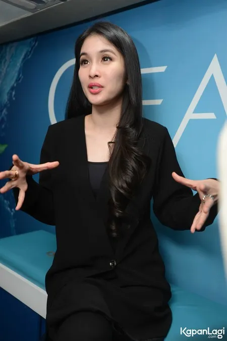 Foto Sandra Dewi