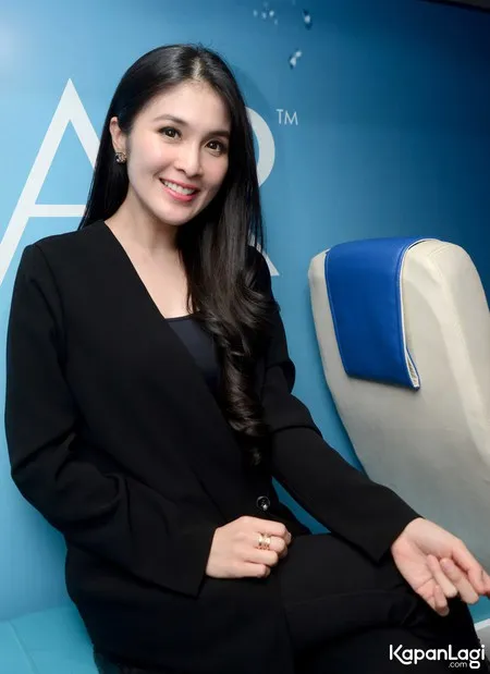 Foto Sandra Dewi