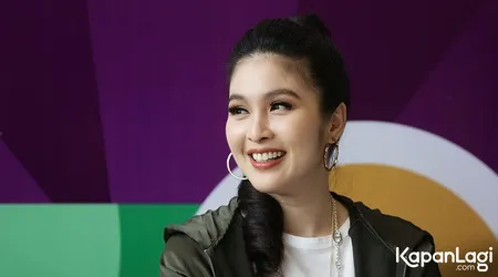 Foto Sandra Dewi
