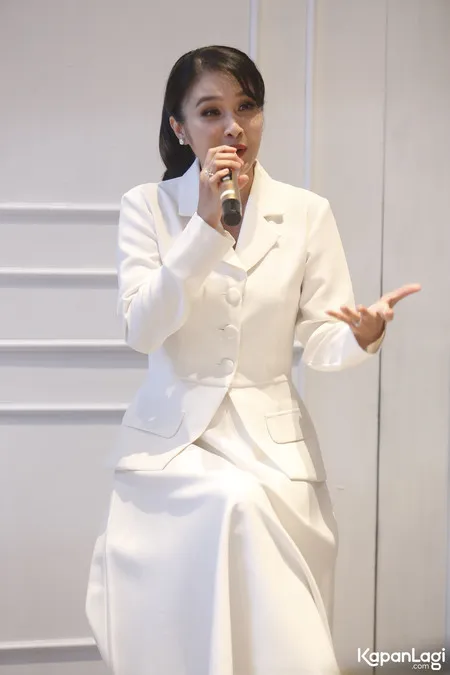 Foto Sandra Dewi