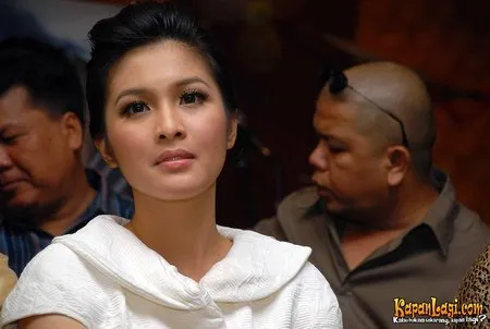Foto Sandra Dewi