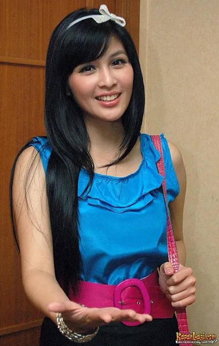 Foto Sandra Dewi