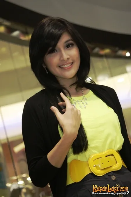 Foto Sandra Dewi