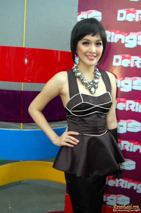 Foto Sandra Dewi