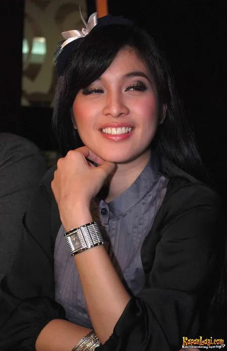 Foto Sandra Dewi