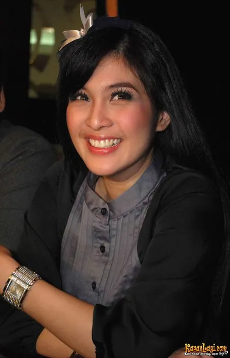 Foto Sandra Dewi