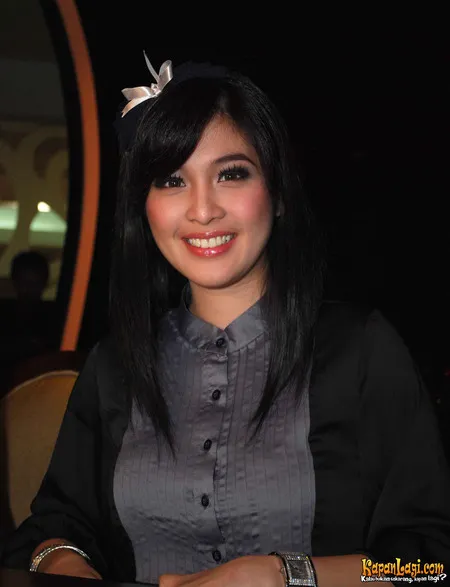 Foto Sandra Dewi