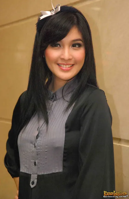 Foto Sandra Dewi