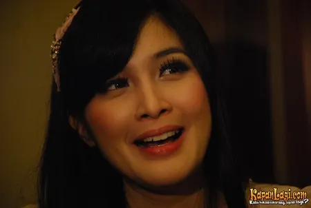 Foto Sandra Dewi
