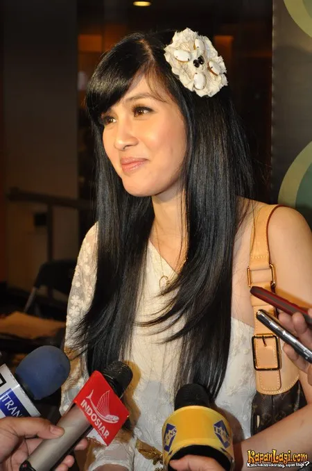 Foto Sandra Dewi