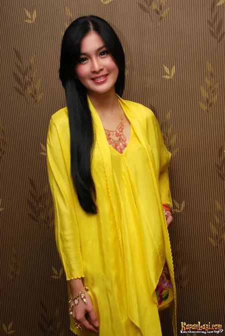 Foto Sandra Dewi
