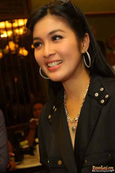 Foto Sandra Dewi
