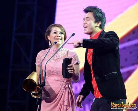 Foto Santi Widihastuti