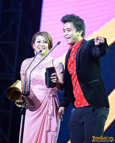 Foto Santi Widihastuti