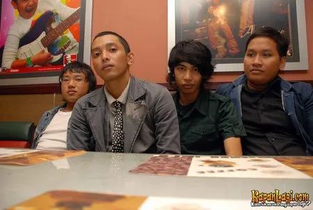 Foto Sera Band