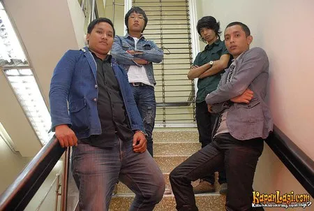 Foto Sera Band