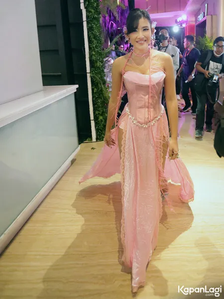 Foto Shenina Cinnamon