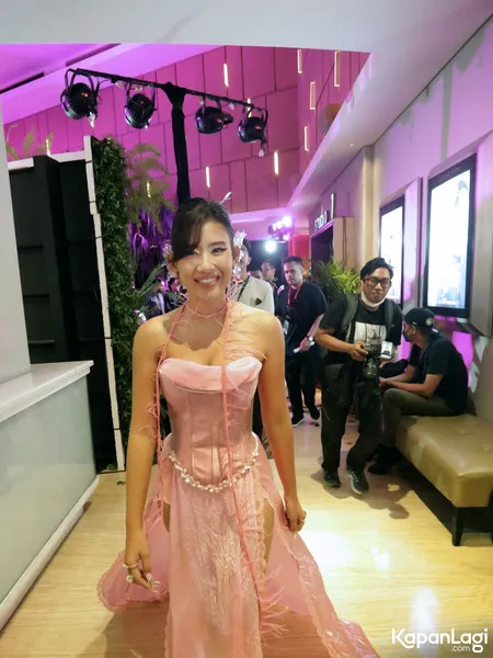 Foto Shenina Cinnamon