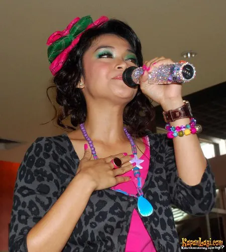 Foto Sheza Idris