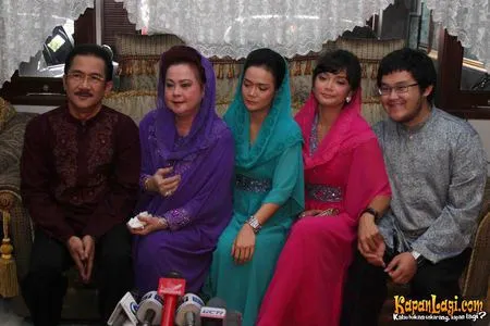 Foto Sheza Idris