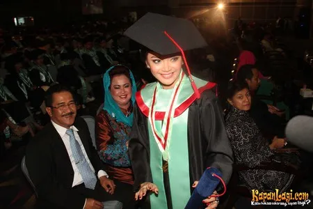 Foto Sheza Idris