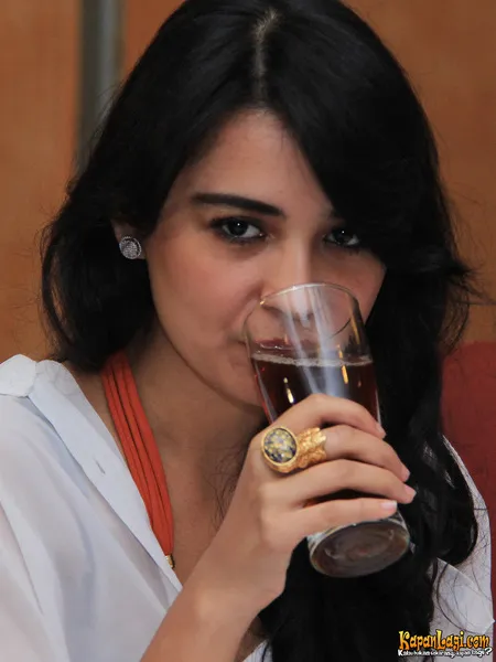Foto Shireen Sungkar