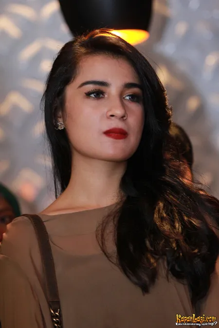 Foto Shireen Sungkar