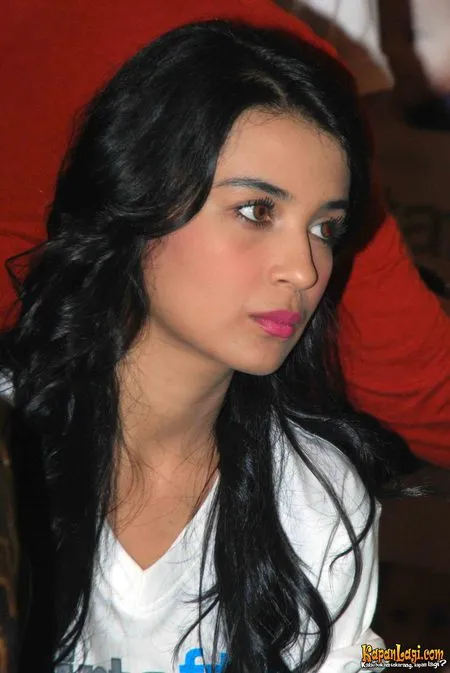 Foto Shireen Sungkar