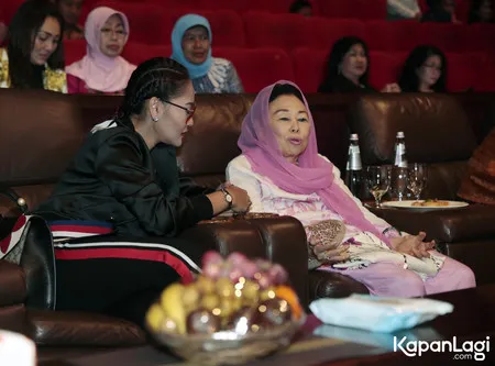 Foto Sinta Nuriyah Wahid