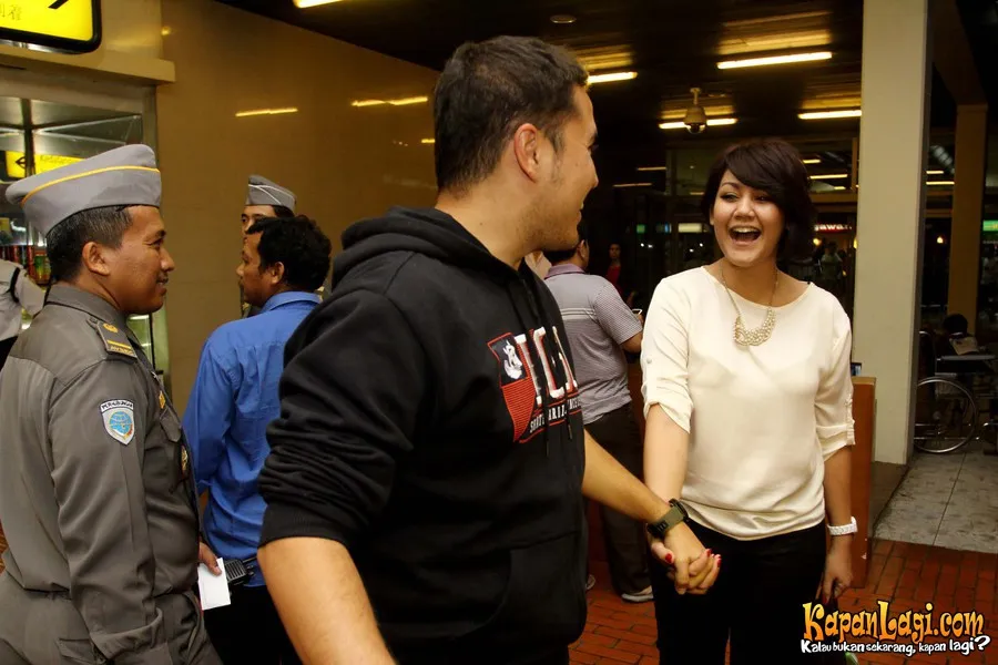 Rifat Sungkar dan Sissy Priscilia Foto: Kapanlagi.com