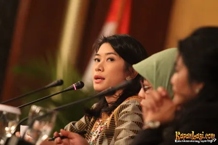 Foto Siti Ruby Aliya Rajasa