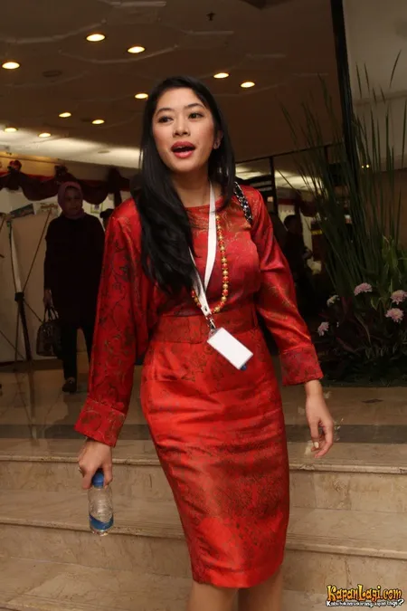 Foto Siti Ruby Aliya Rajasa