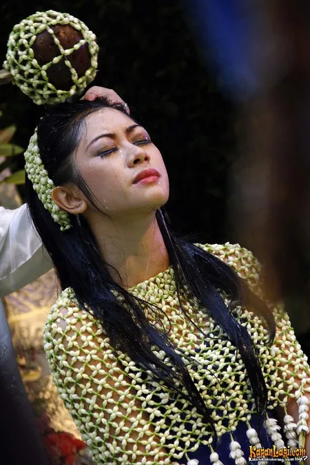 Foto Siti Ruby Aliya Rajasa