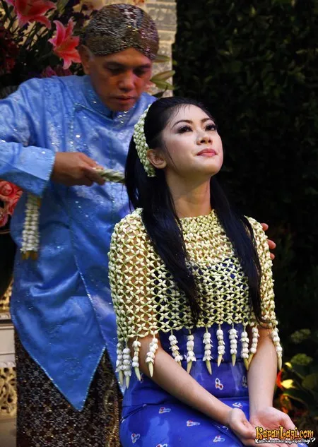 Foto Siti Ruby Aliya Rajasa