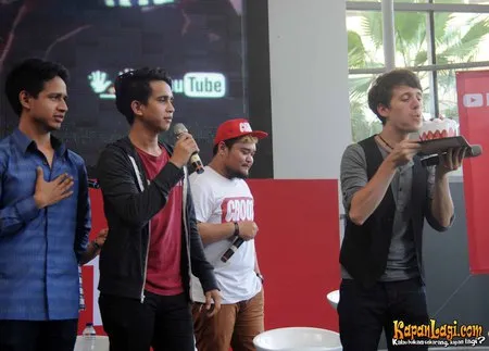 Foto Skinny Indonesian 24